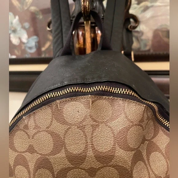 Coach, please check all picture of condition - Picture 5 of 16